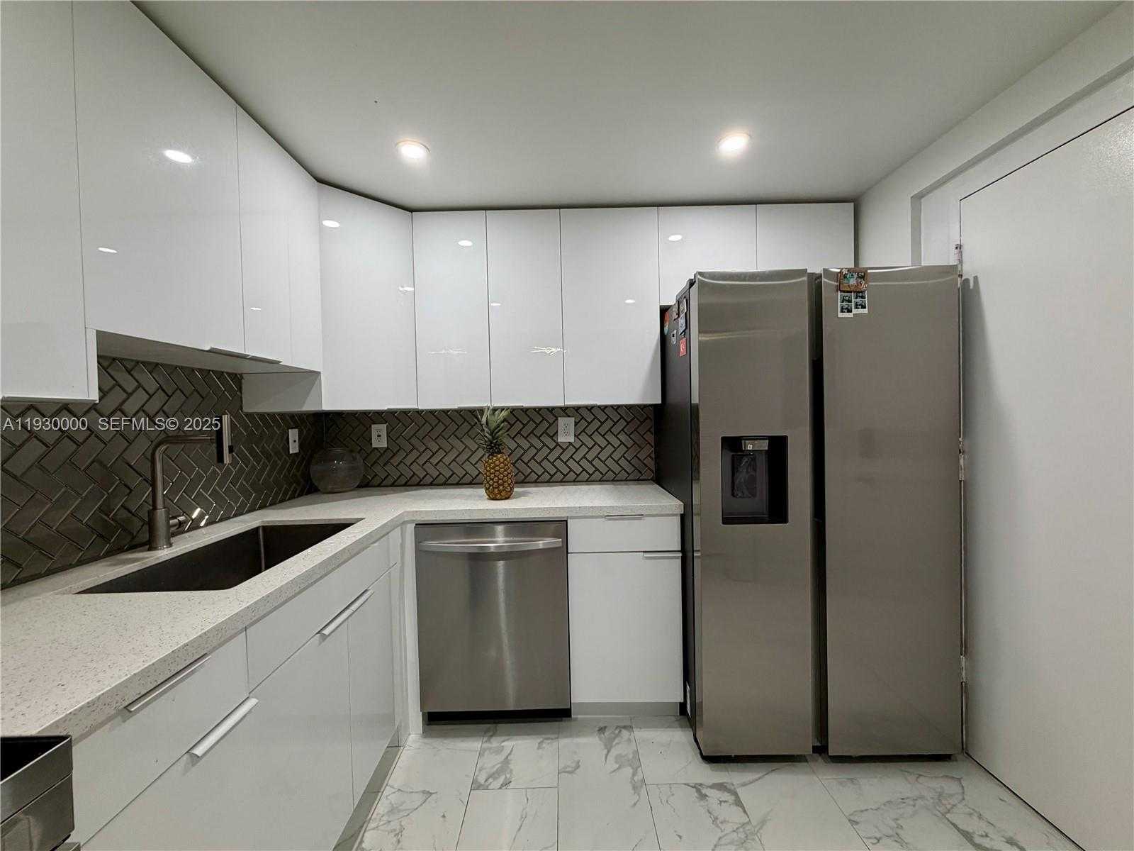 Small Image of 1833 SOUTH OCEAN DR #609, Hallandale Beach Number 2