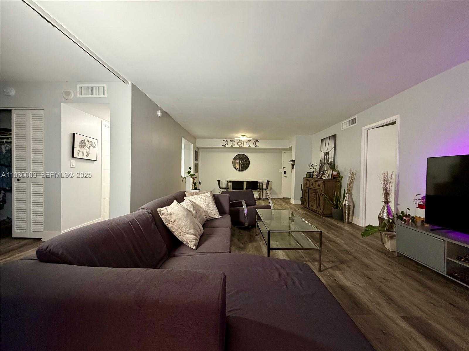 Small Image of 1833 SOUTH OCEAN DR #609, Hallandale Beach Number 6