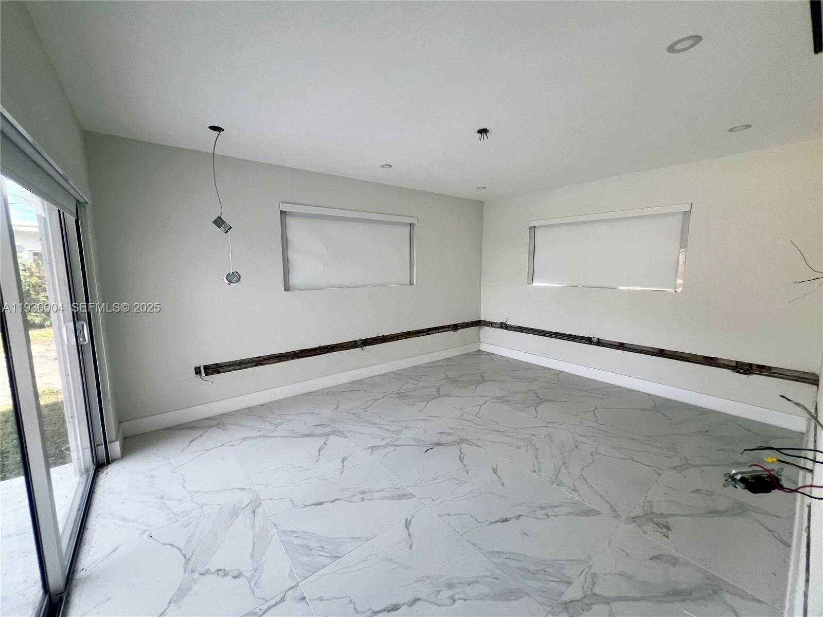 Imagen de Pequeño Objeto