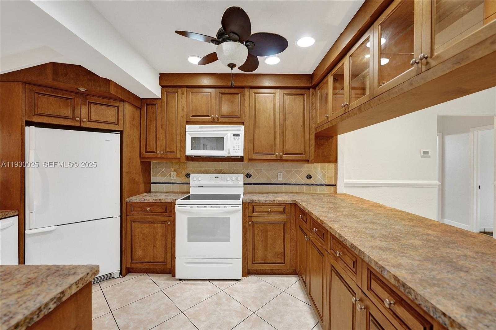 Small Image of 2611 ROOSEVELT ST, Hollywood Number 12