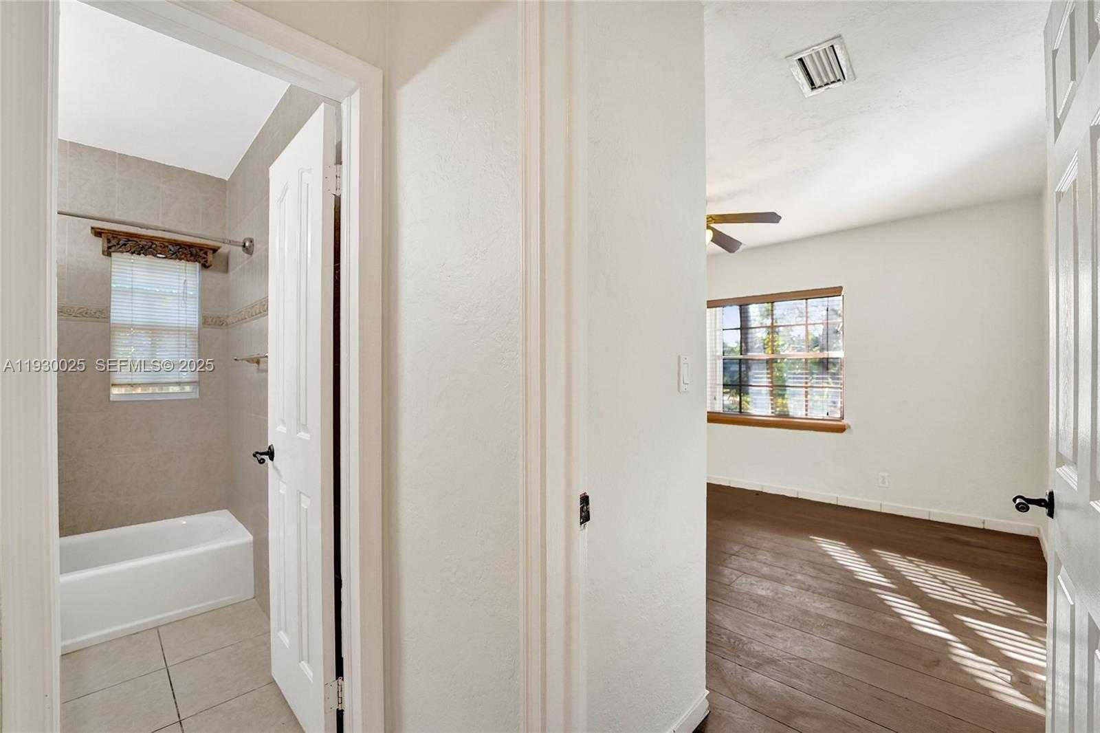 Small Image of 2611 ROOSEVELT ST, Hollywood Number 14