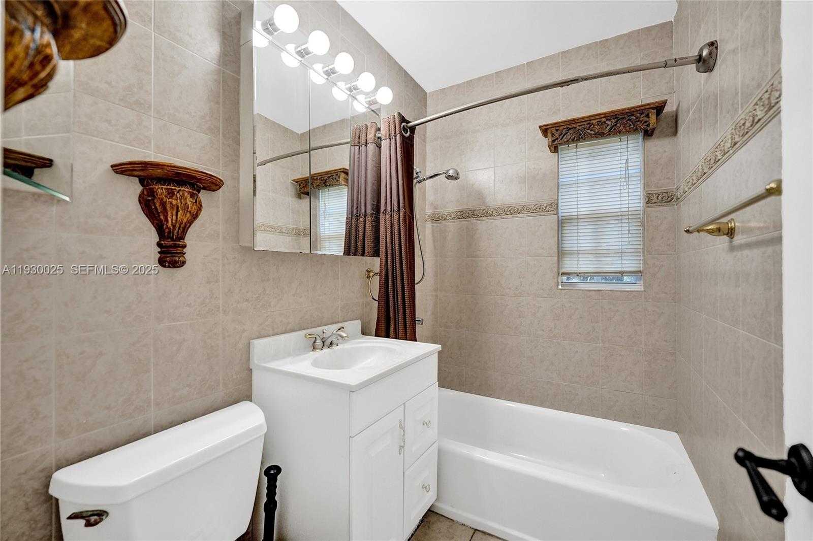 Small Image of 2611 ROOSEVELT ST, Hollywood Number 15