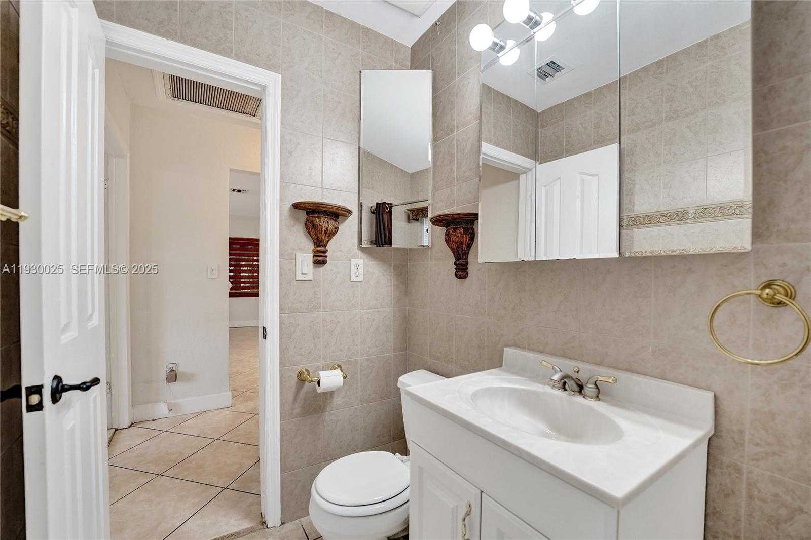 Small Image of 2611 ROOSEVELT ST, Hollywood Number 16