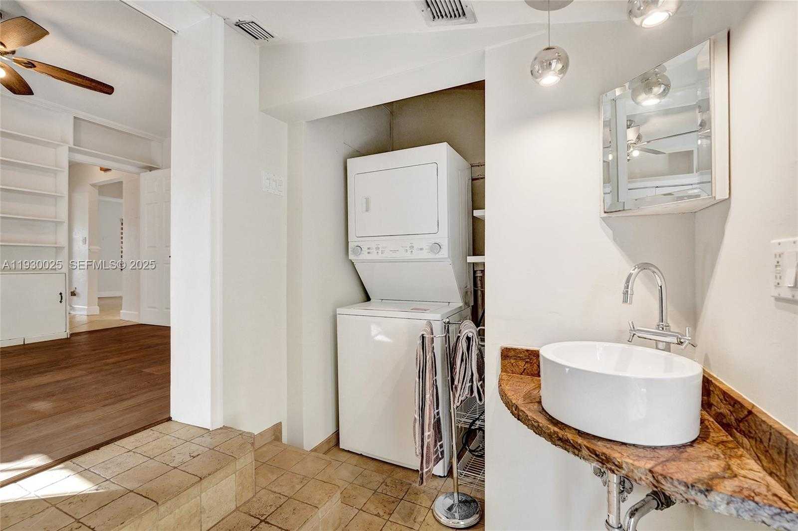 Small Image of 2611 ROOSEVELT ST, Hollywood Number 26