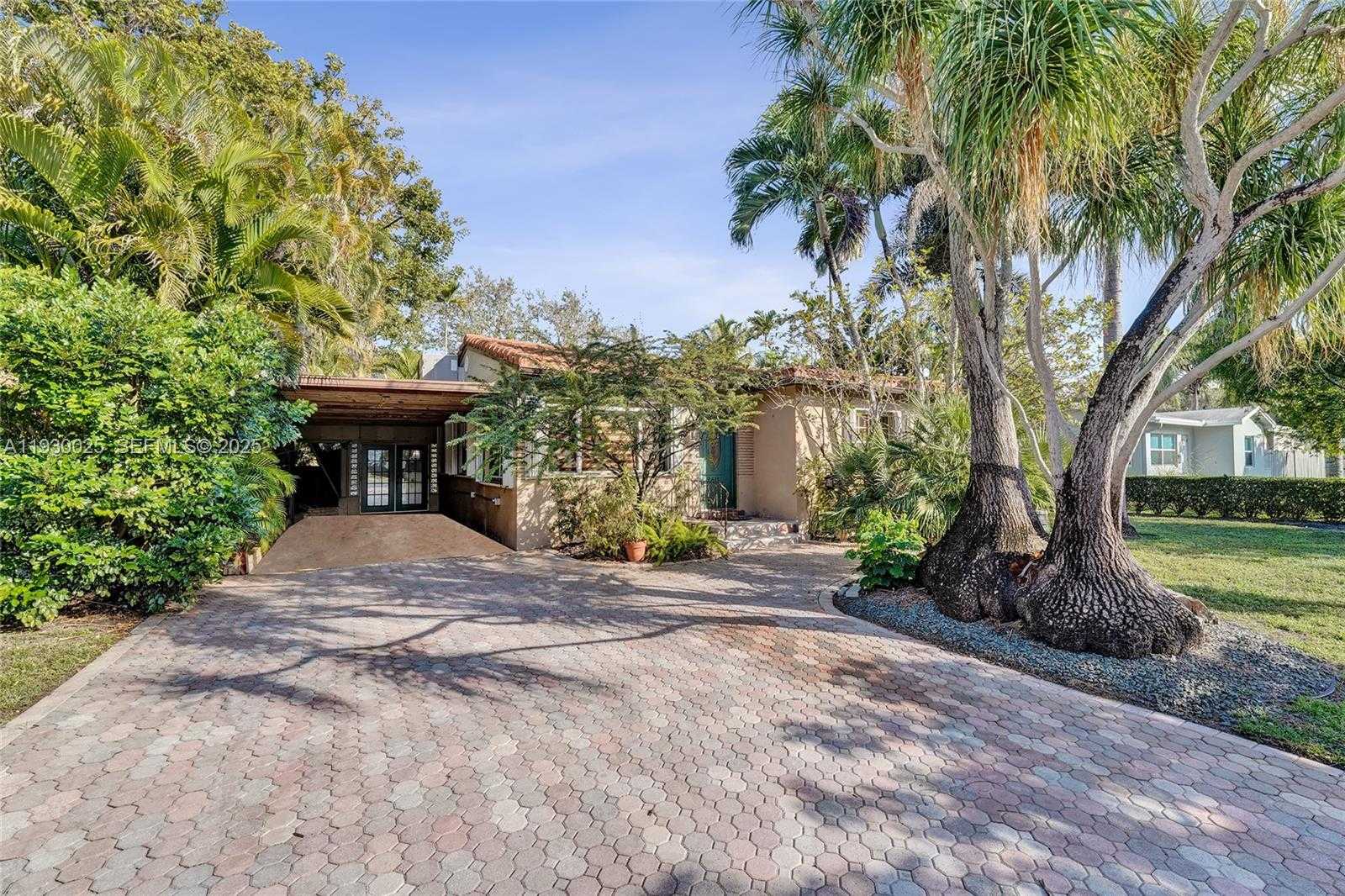 Small Image of 2611 ROOSEVELT ST, Hollywood Number 3