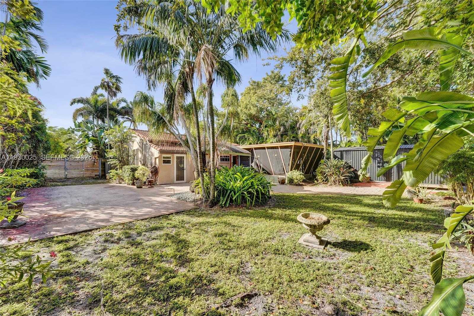 Small Image of 2611 ROOSEVELT ST, Hollywood Number 33