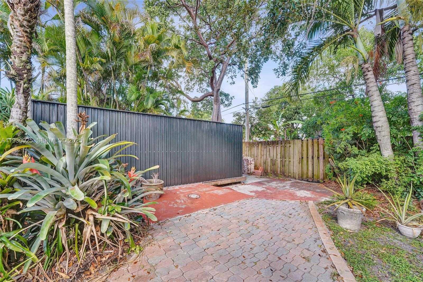 Small Image of 2611 ROOSEVELT ST, Hollywood Number 36