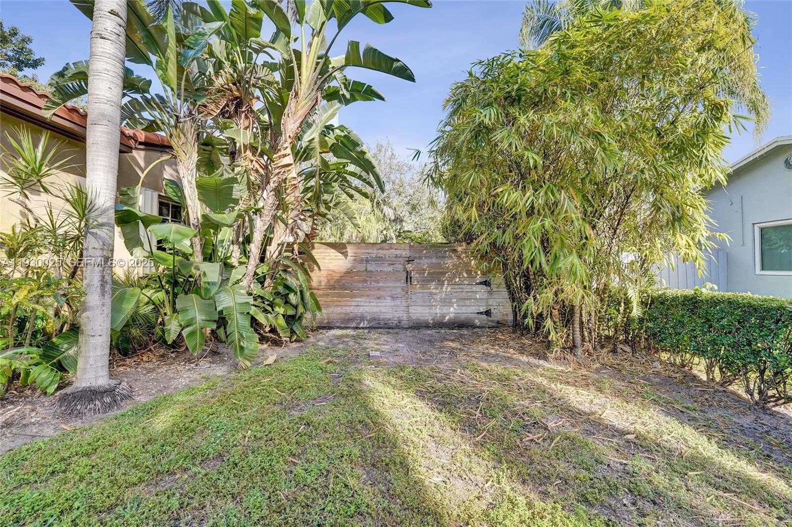 Small Image of 2611 ROOSEVELT ST, Hollywood Number 38