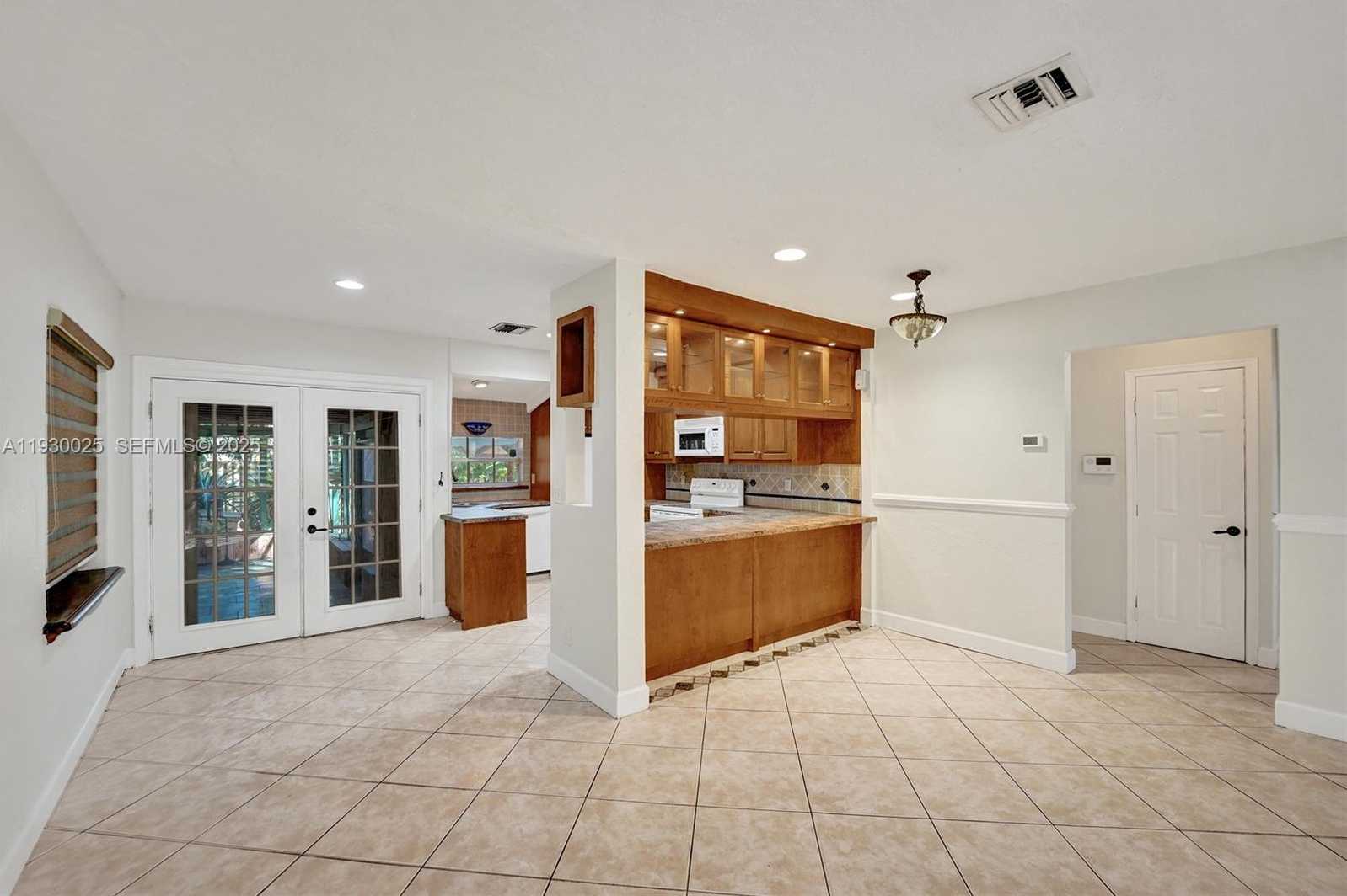 Small Image of 2611 ROOSEVELT ST, Hollywood Number 9