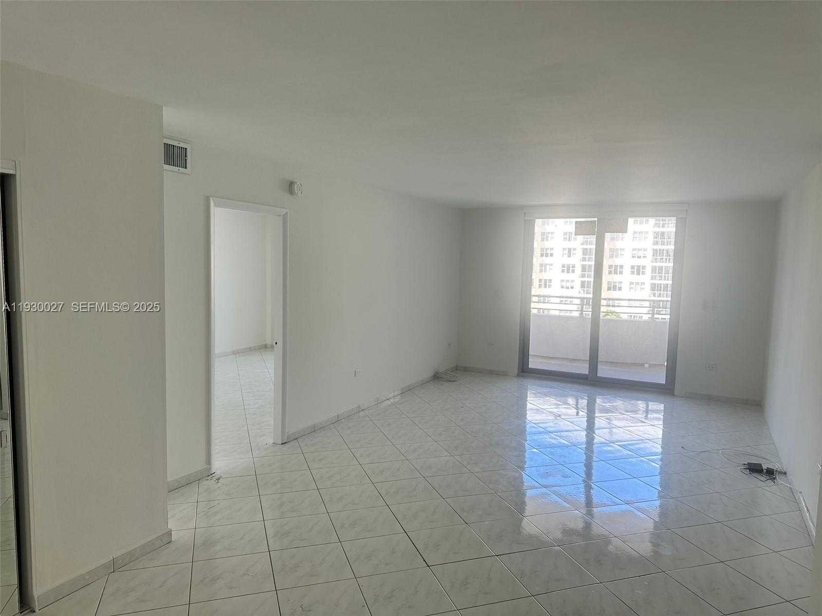 Small Image of 5555 COLLINS AVE #8Z, Miami Beach Number 10