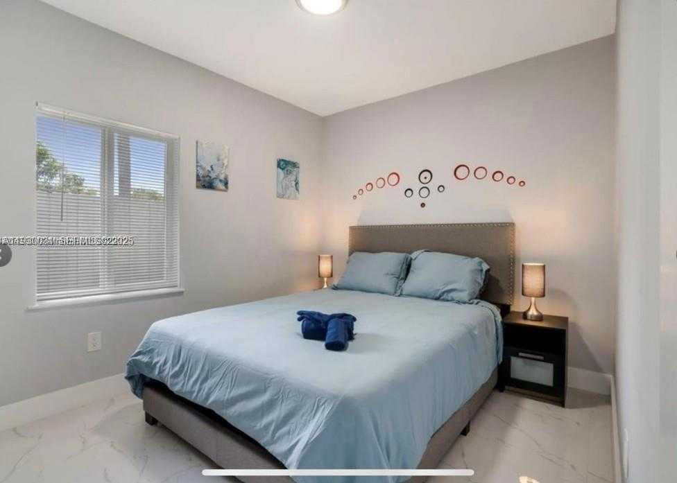 Small Image of 1526 NORTH EAST 110TH ST #B, Miami Number 4