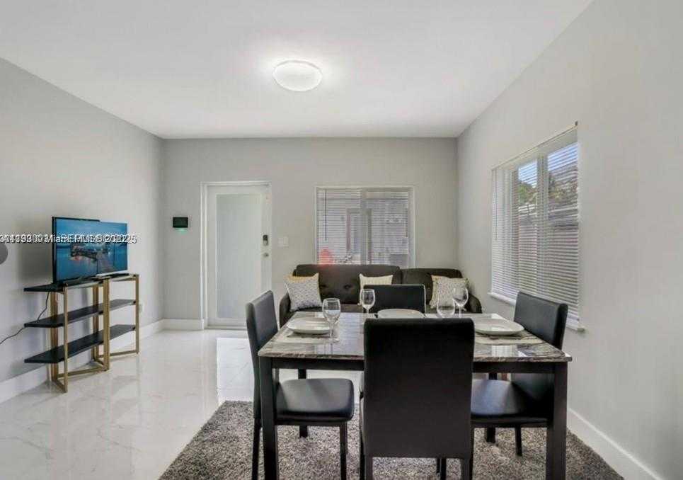 Small Image of 1526 NORTH EAST 110TH ST #B, Miami Number 7