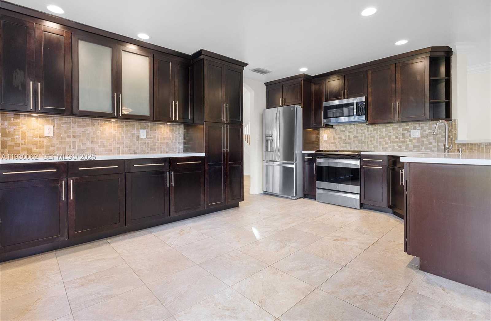 Small Image of 11071 NORTH WEST 47TH LN, Doral Number 13