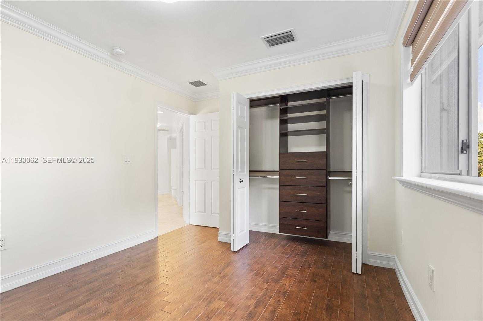 Small Image of 11071 NORTH WEST 47TH LN, Doral Number 23