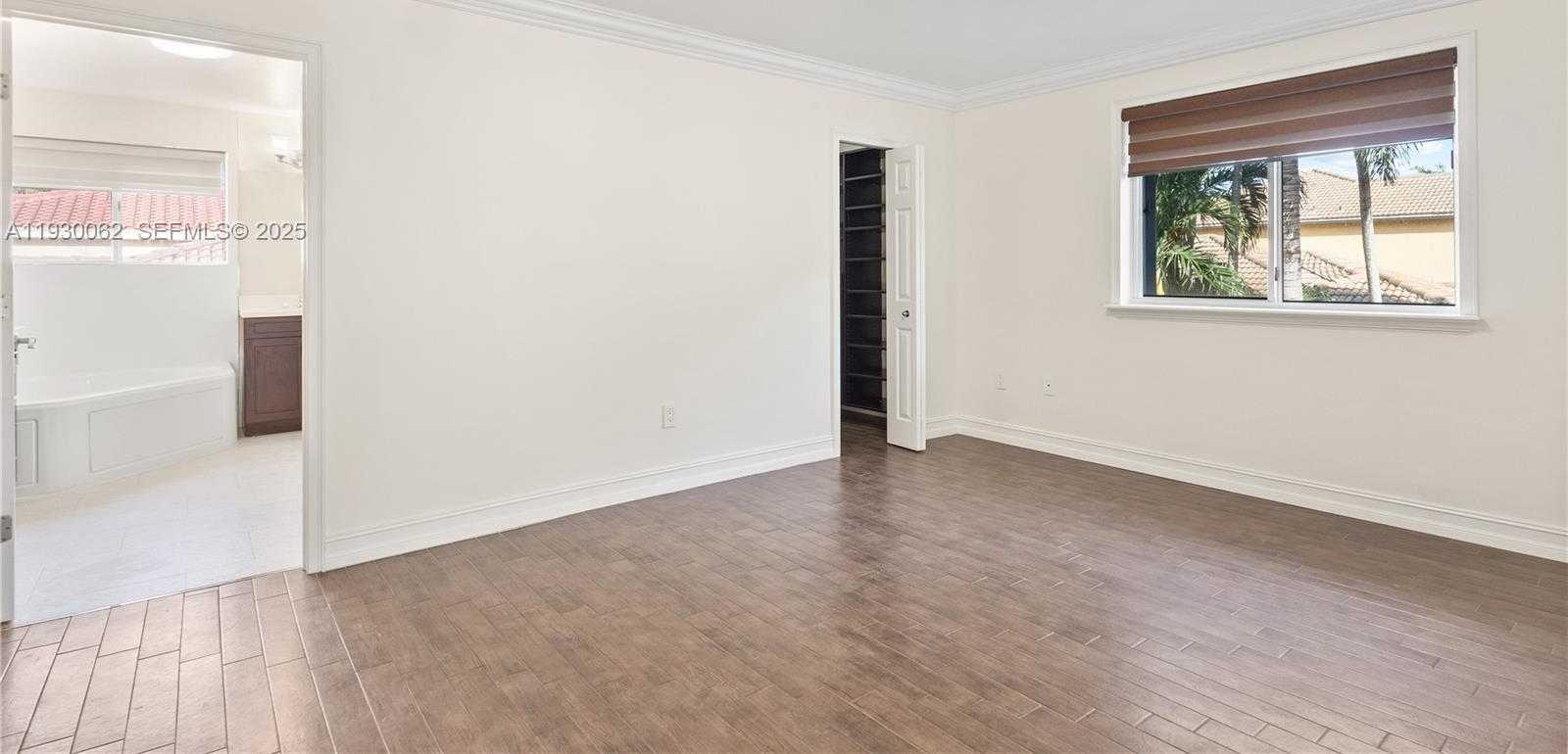 Small Image of 11071 NORTH WEST 47TH LN, Doral Number 25