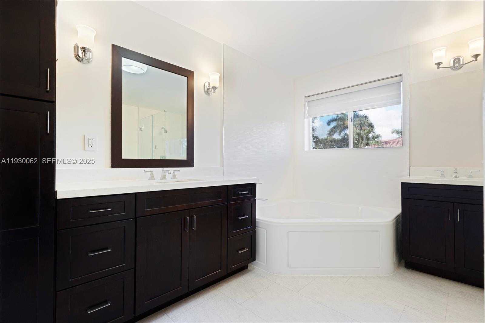 Small Image of 11071 NORTH WEST 47TH LN, Doral Number 28