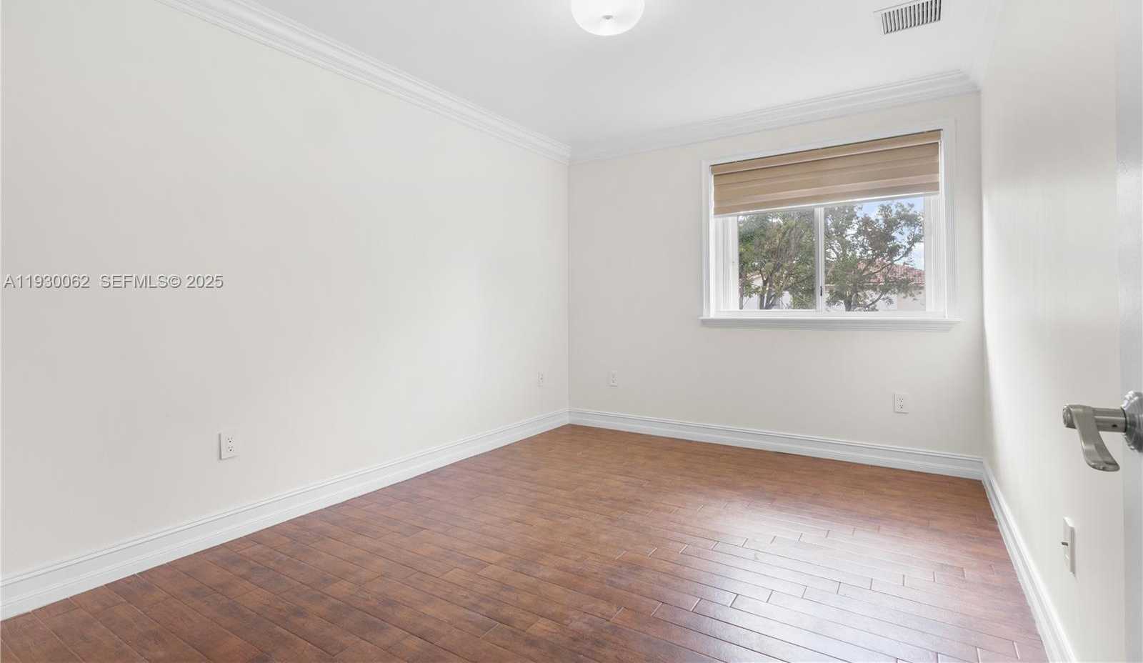 Small Image of 11071 NORTH WEST 47TH LN, Doral Number 38