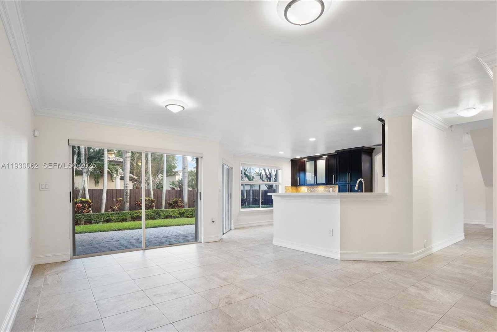 Small Image of 11071 NORTH WEST 47TH LN, Doral Number 5