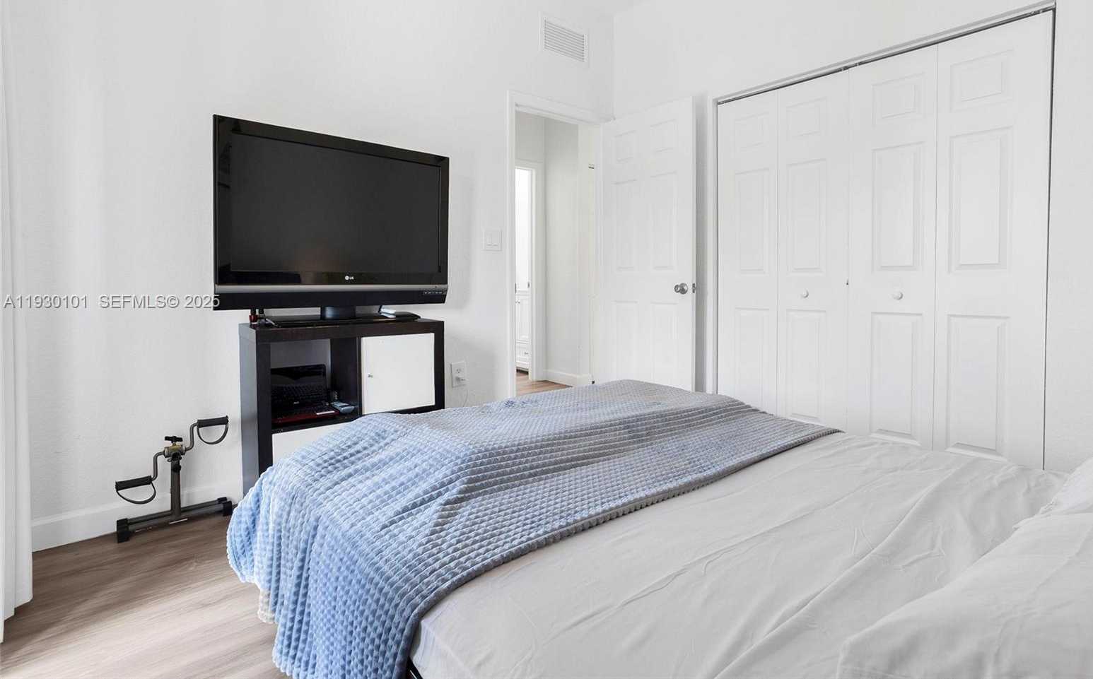 Small Image of 13285 SOUTH WEST 128TH PSGE #13285, Miami Number 25