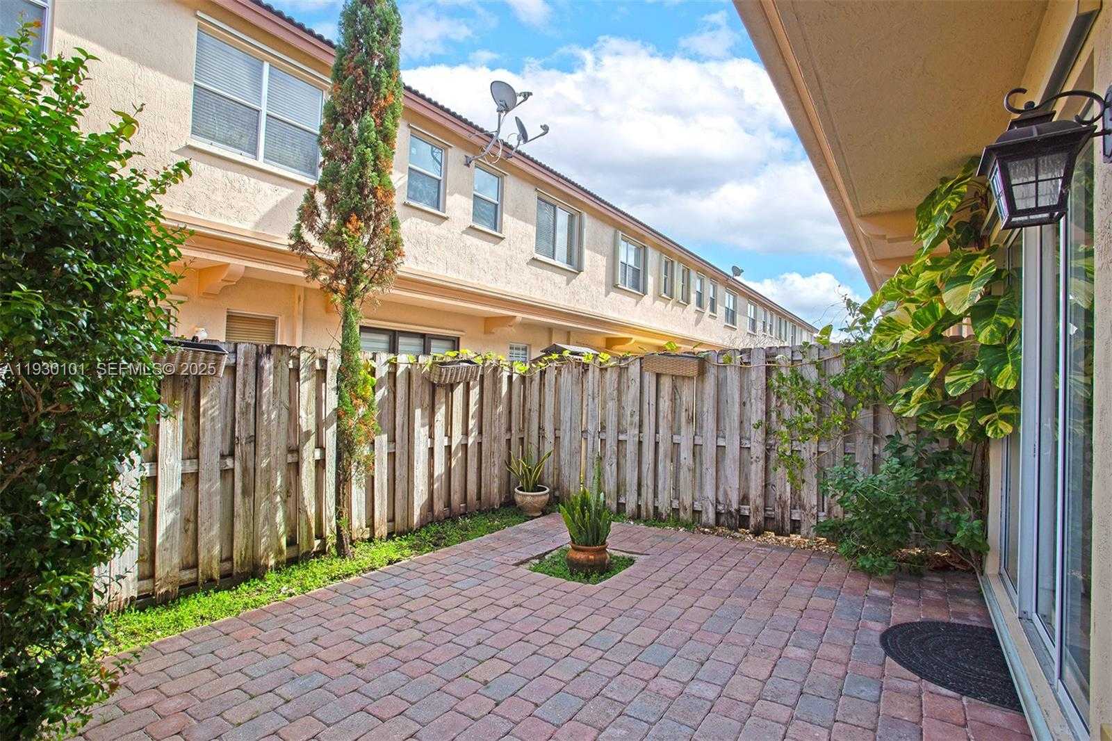 Small Image of 13285 SOUTH WEST 128TH PSGE #13285, Miami Number 30