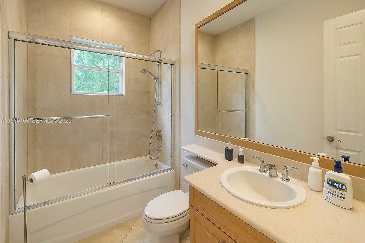 Small Image of 1490 CLEVELAND RD, Miami Beach Number 10