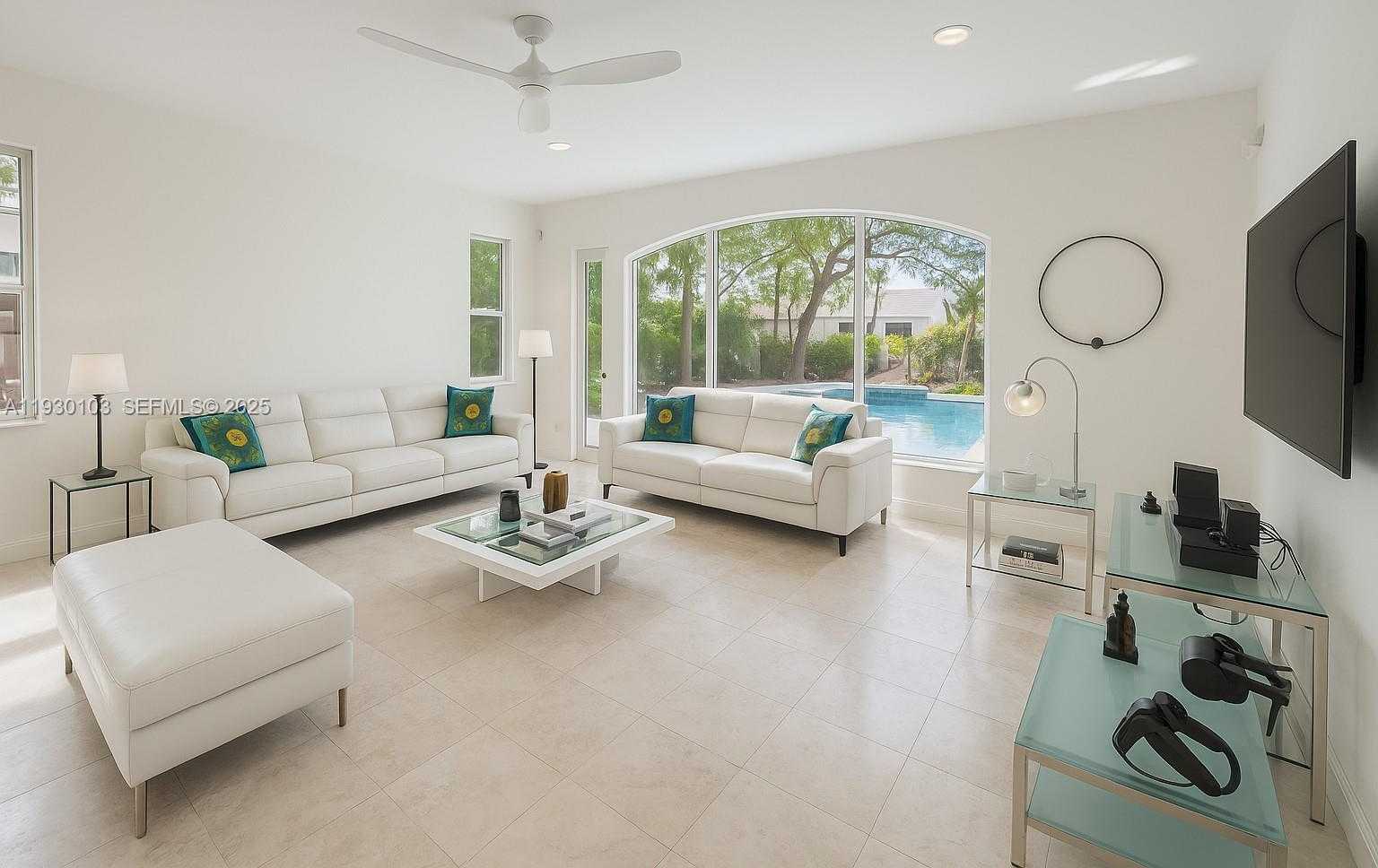 Small Image of 1490 CLEVELAND RD, Miami Beach Number 4