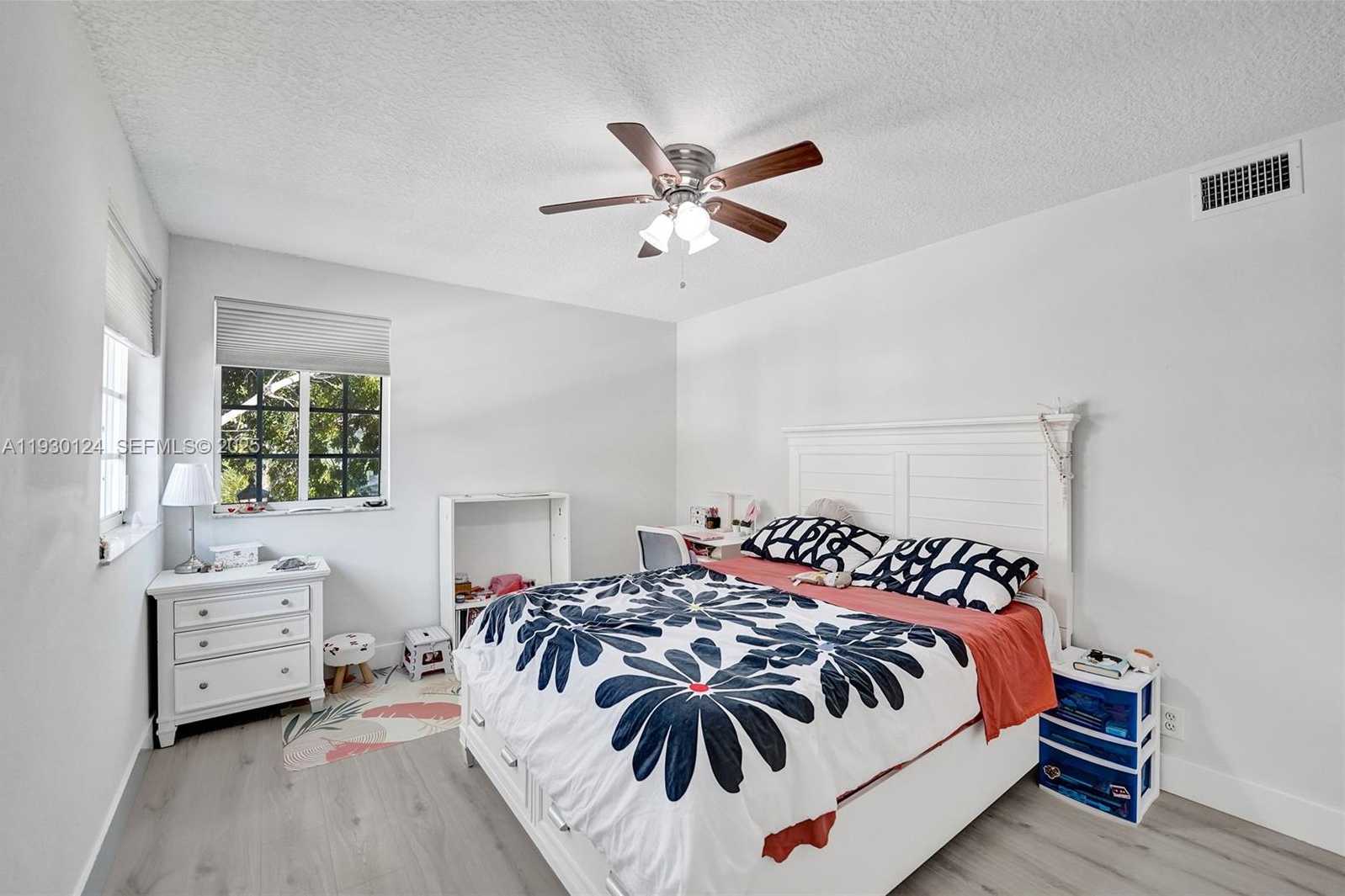 Small Image of 3643 SAN SIMEON CIR, Weston Number 15