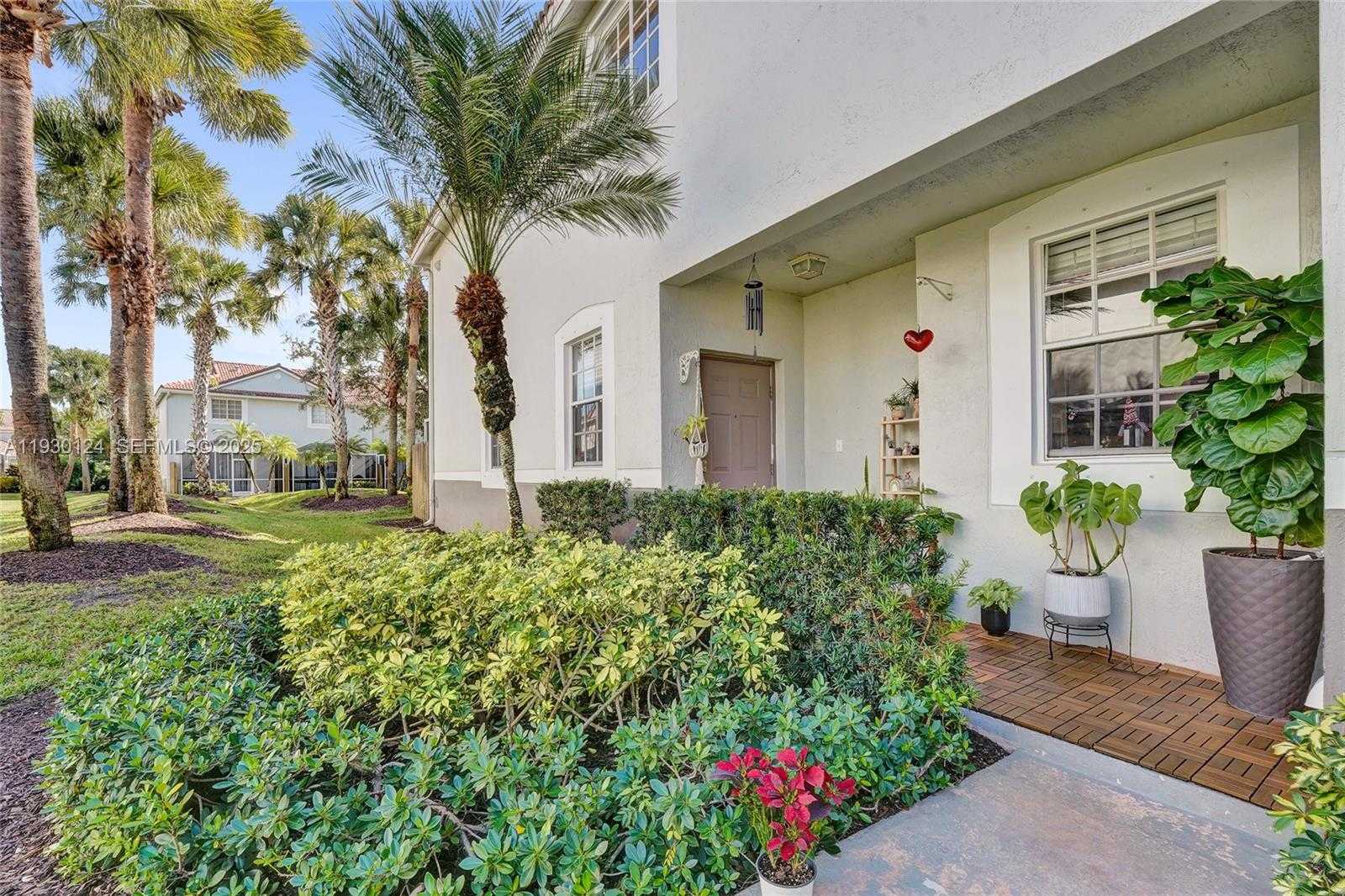 Small Image of 3643 SAN SIMEON CIR, Weston Number 2