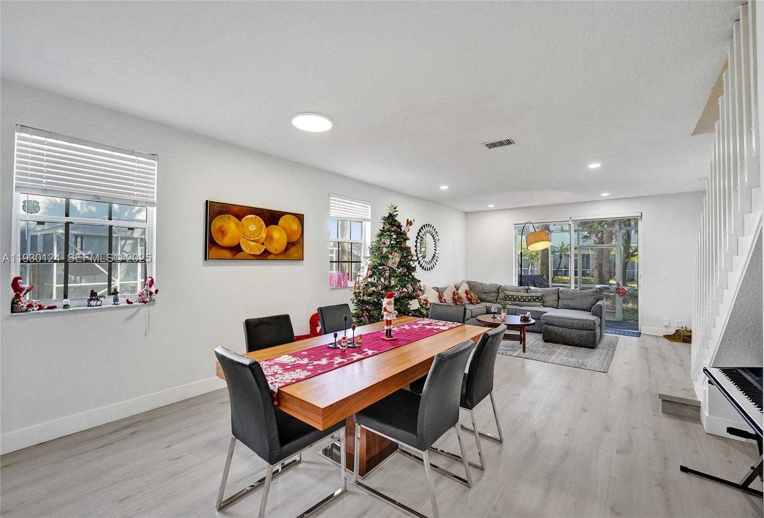 Small Image of 3643 SAN SIMEON CIR, Weston Number 4