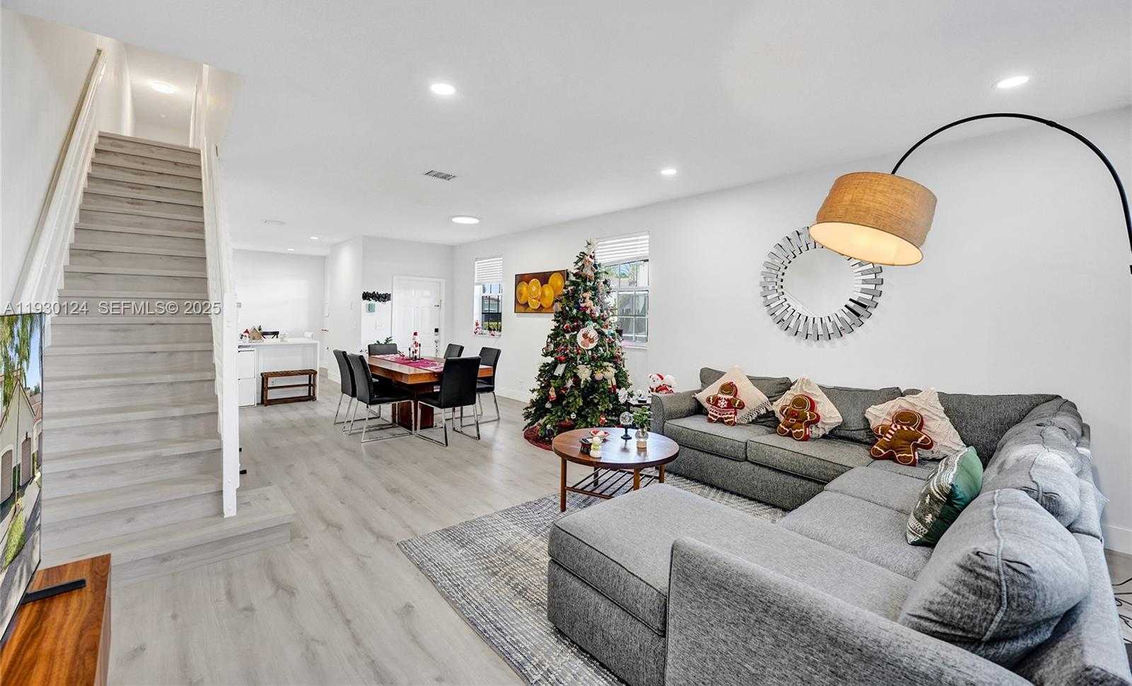 Small Image of 3643 SAN SIMEON CIR, Weston Number 6