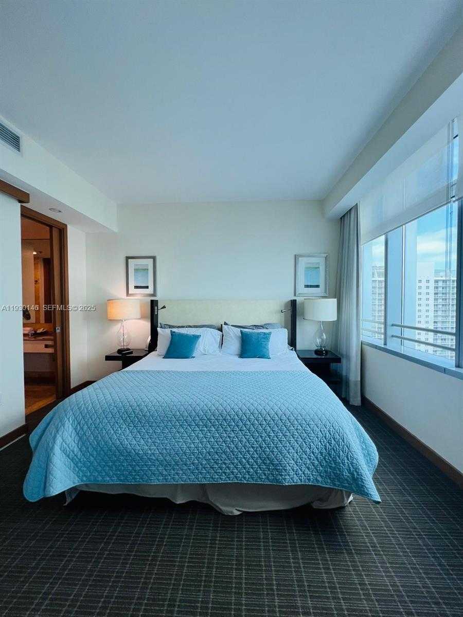 Small Image of 1395 BRICKELL AVE #2712, Miami Number 19