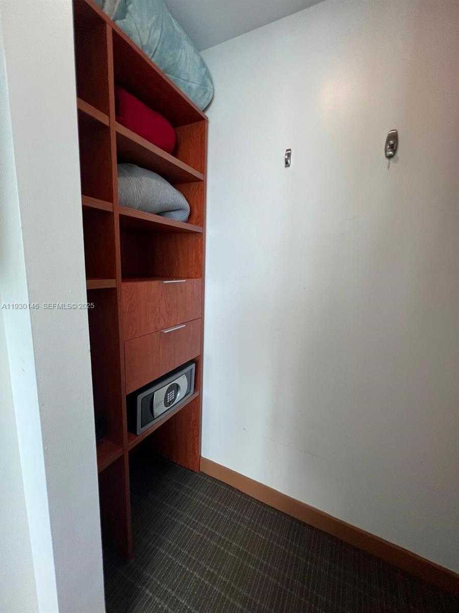 Small Image of 1395 BRICKELL AVE #2712, Miami Number 23