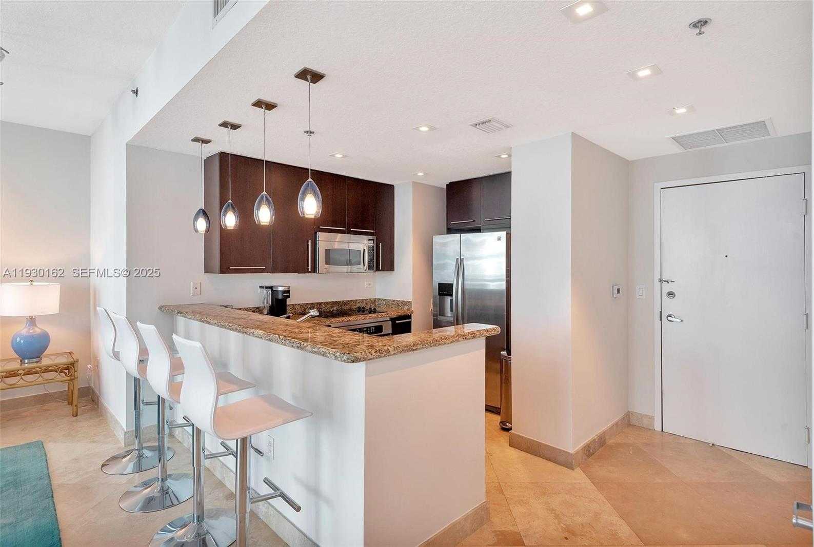 Small Image of 6515 COLLINS AVE #1110, Miami Beach Number 10