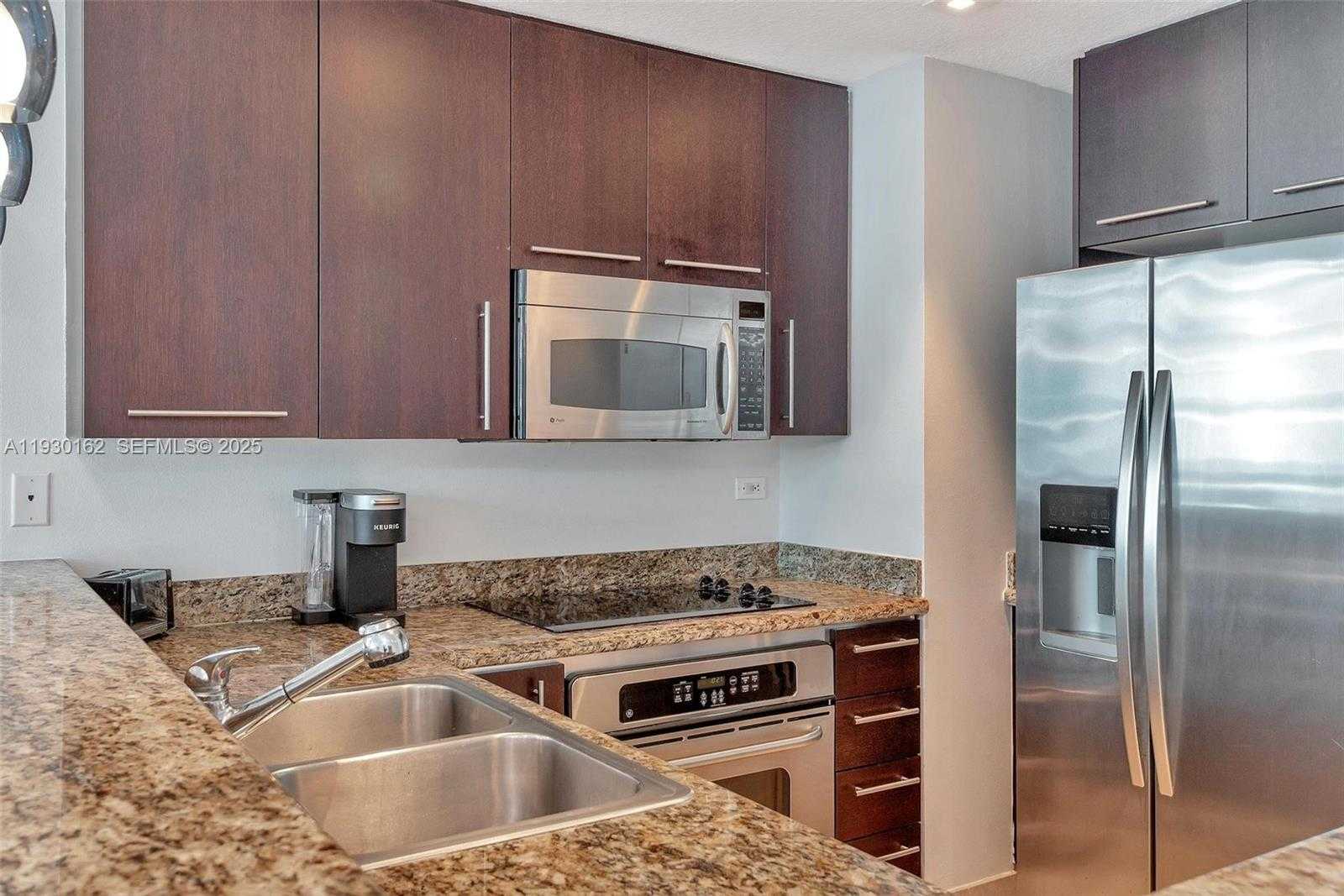 Small Image of 6515 COLLINS AVE #1110, Miami Beach Number 12