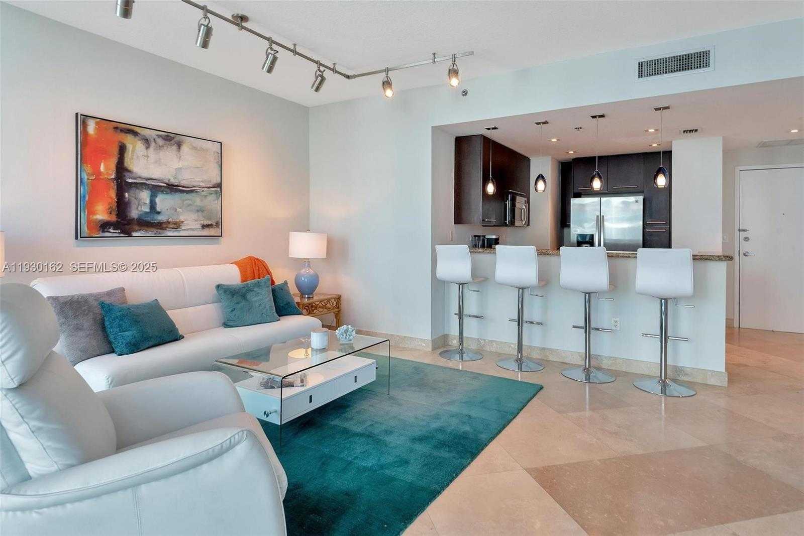 Small Image of 6515 COLLINS AVE #1110, Miami Beach Number 2