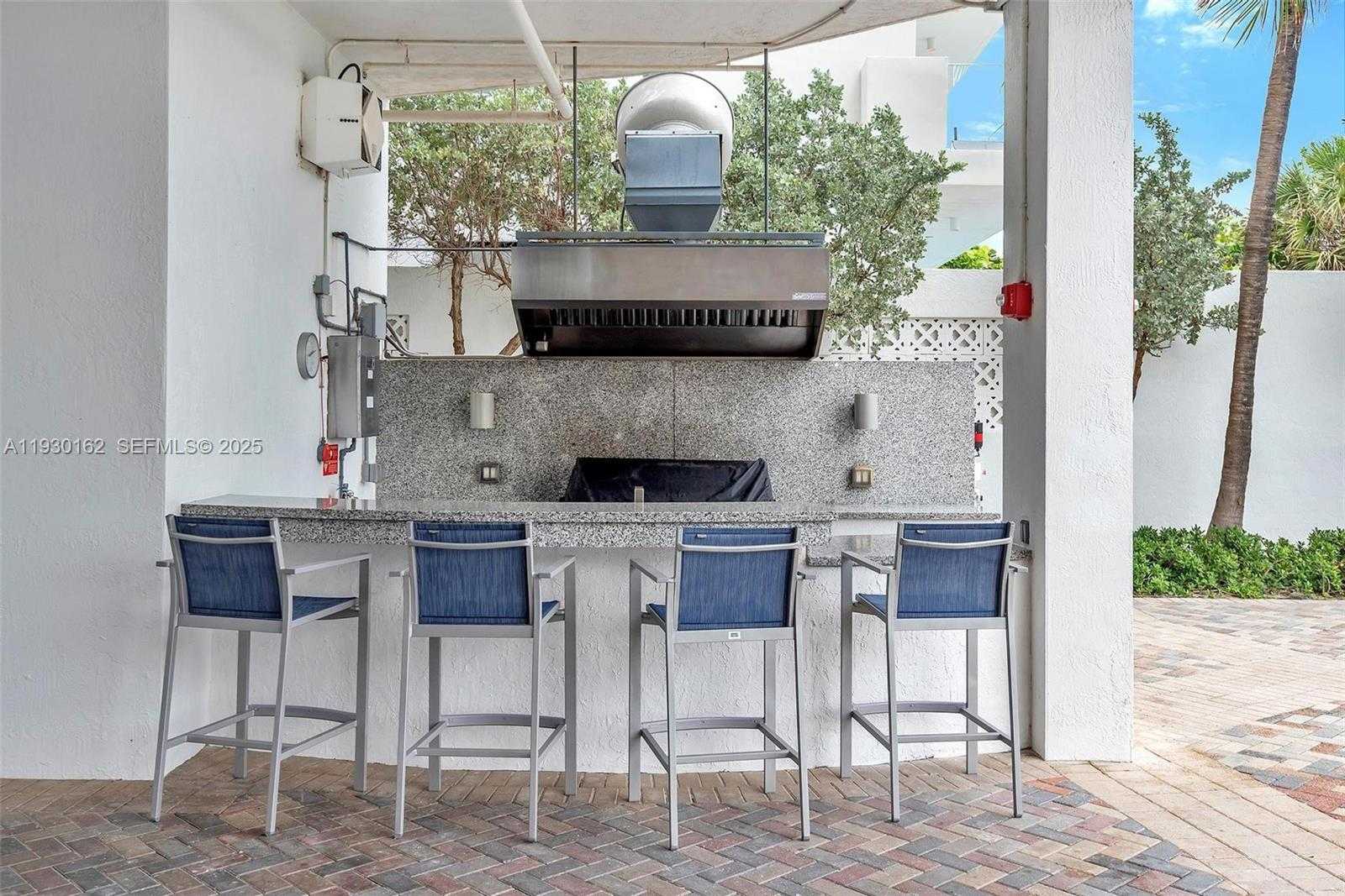 Small Image of 6515 COLLINS AVE #1110, Miami Beach Number 21