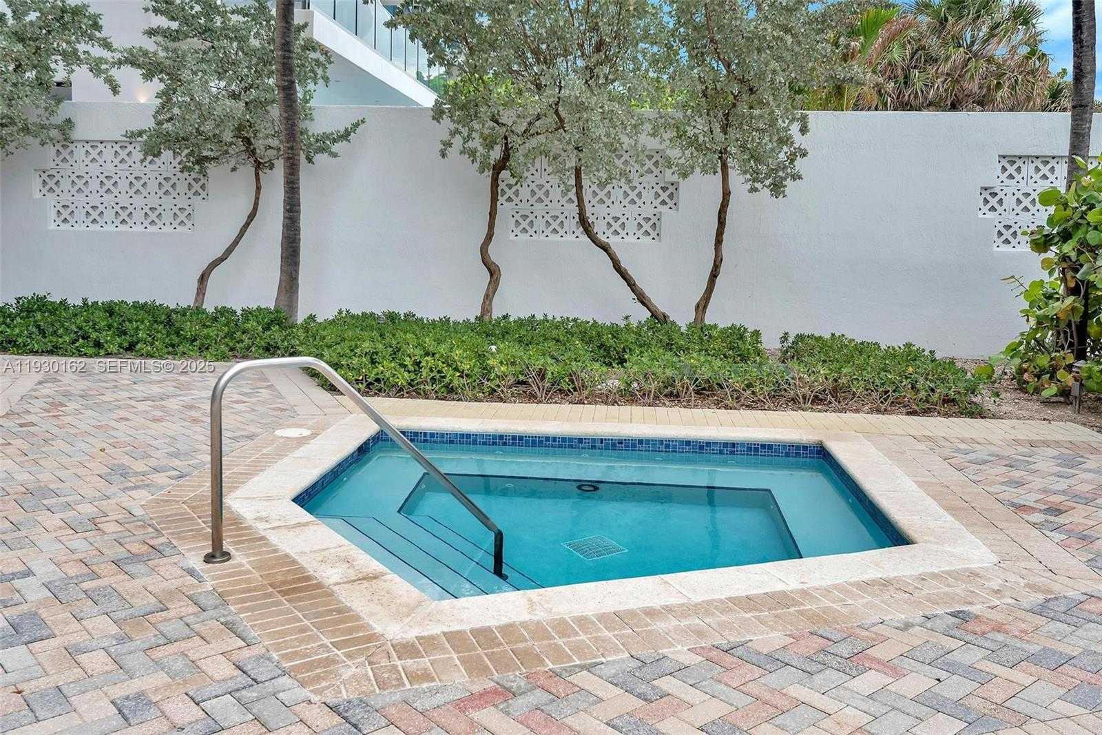 Small Image of 6515 COLLINS AVE #1110, Miami Beach Number 22