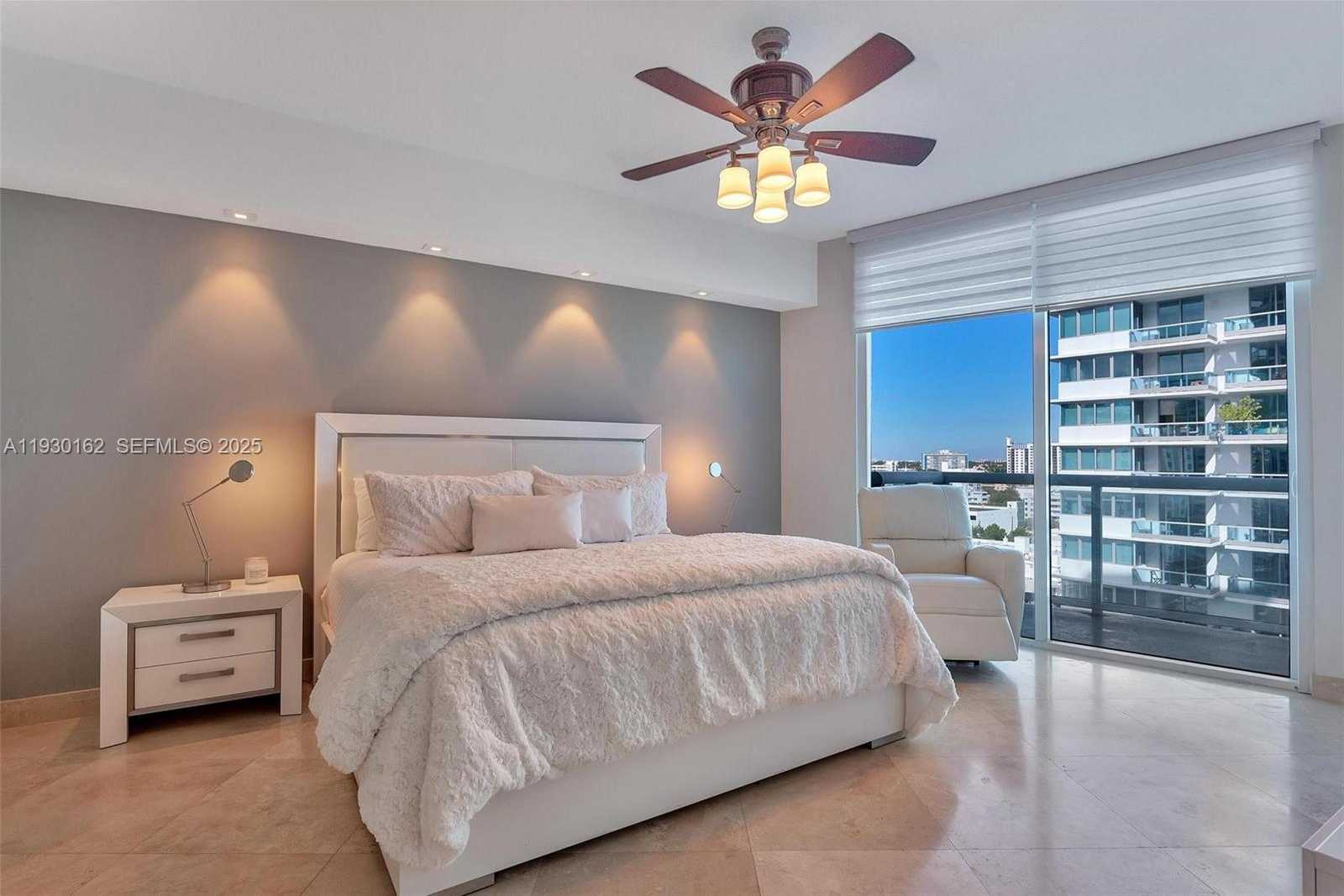 Small Image of 6515 COLLINS AVE #1110, Miami Beach Number 3