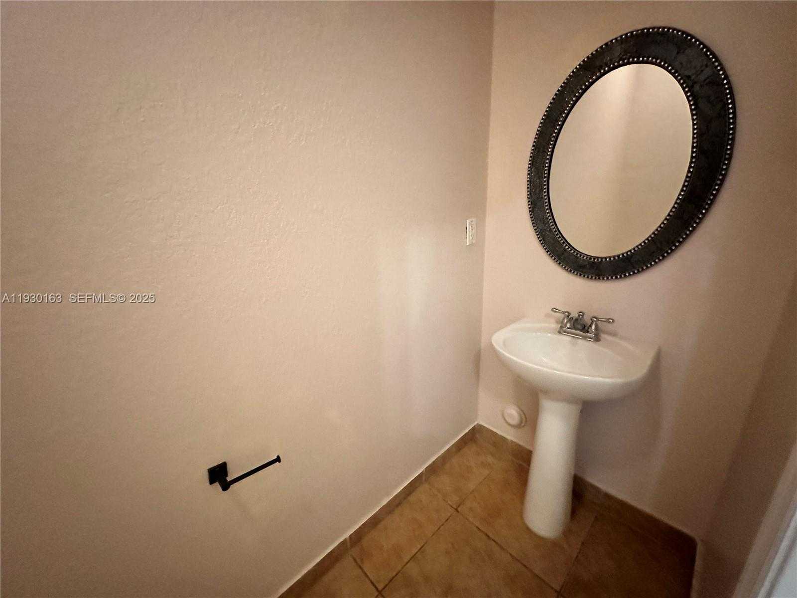 Small Image of 10800 NORTH WEST 88TH TER #218, Doral Number 7