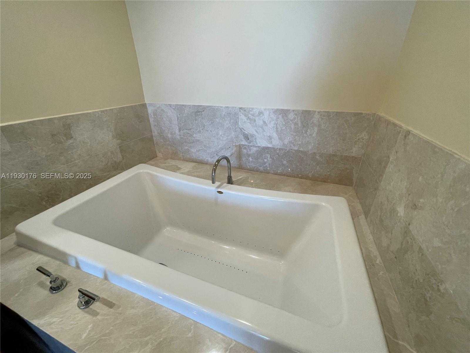 Small Image of 17001 COLLINS AVE #1806, Sunny Isles Beach Number 10