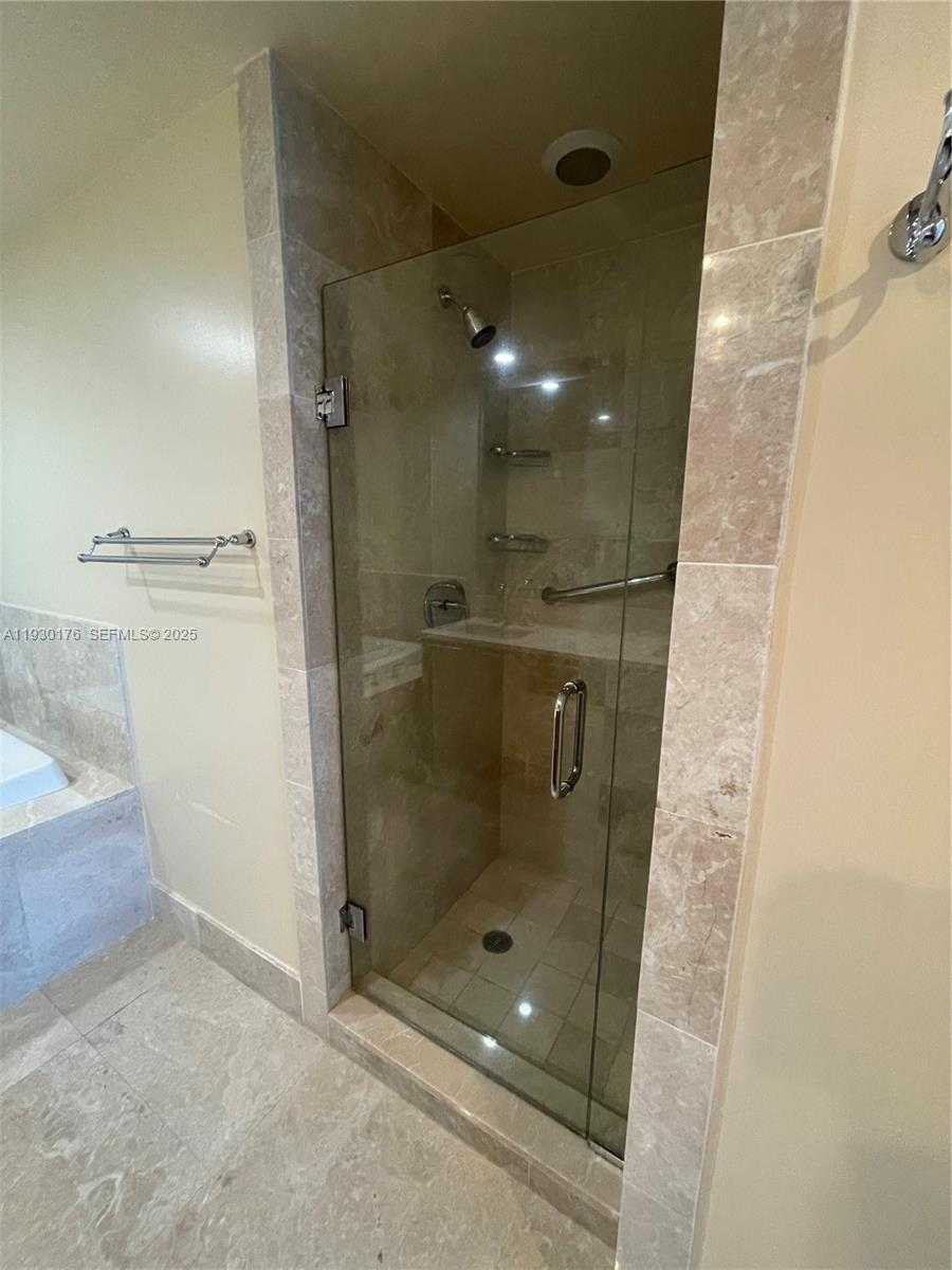 Small Image of 17001 COLLINS AVE #1806, Sunny Isles Beach Number 6