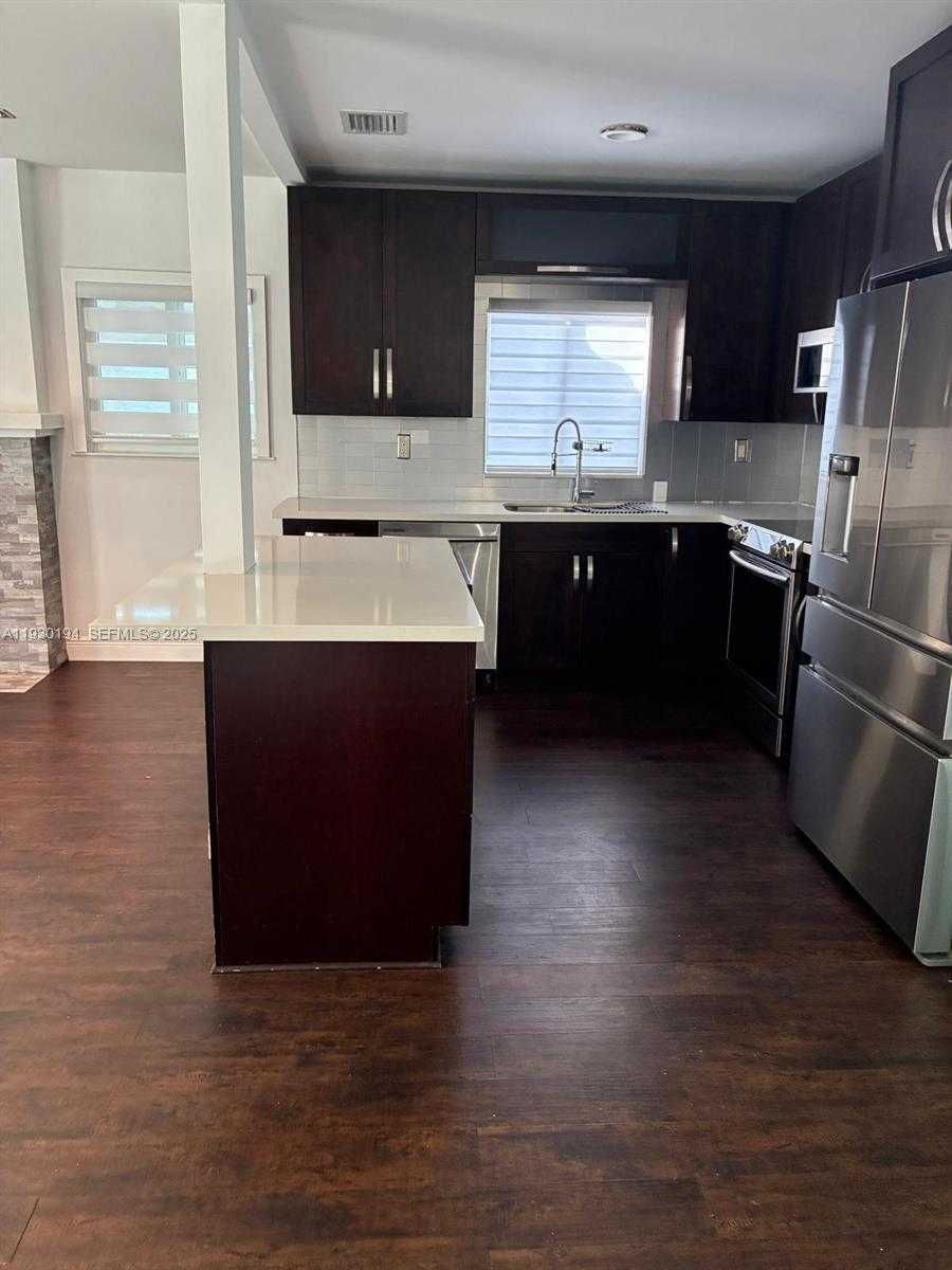 Small Image of 1757 SOUTH WEST 24TH TER, Miami Number 10