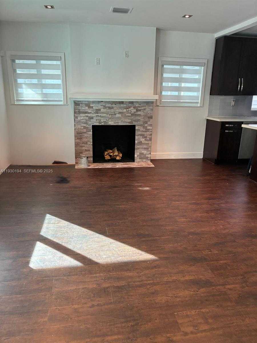 Small Image of 1757 SOUTH WEST 24TH TER, Miami Number 21