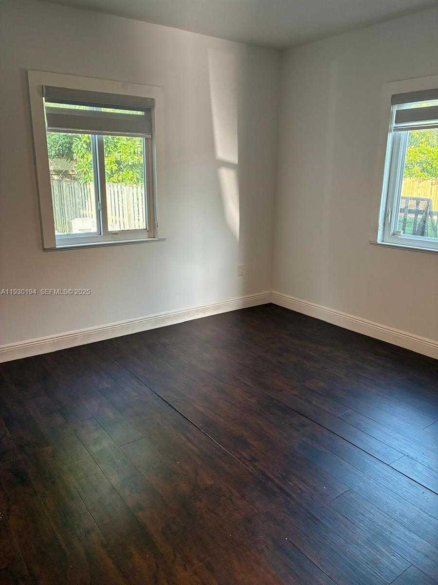 Small Image of 1757 SOUTH WEST 24TH TER, Miami Number 30