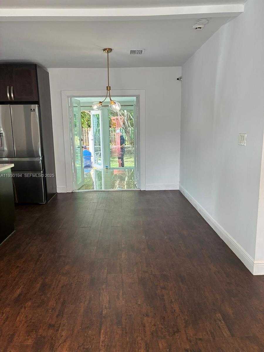 Small Image of 1757 SOUTH WEST 24TH TER, Miami Number 31