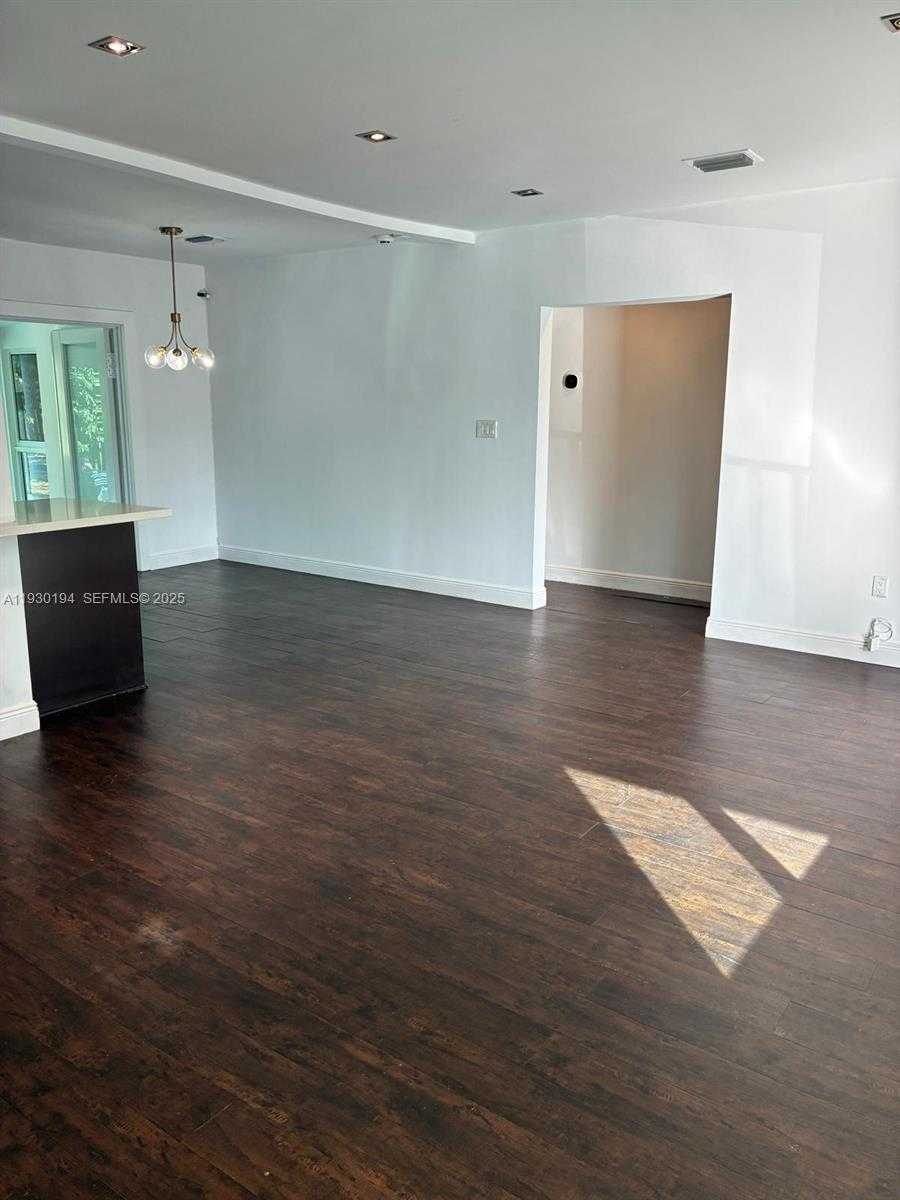 Small Image of 1757 SOUTH WEST 24TH TER, Miami Number 33