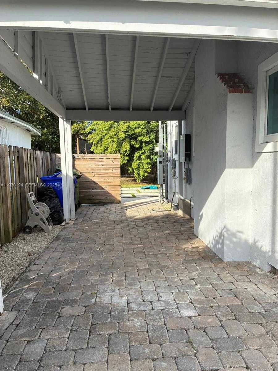 Small Image of 1757 SOUTH WEST 24TH TER, Miami Number 36