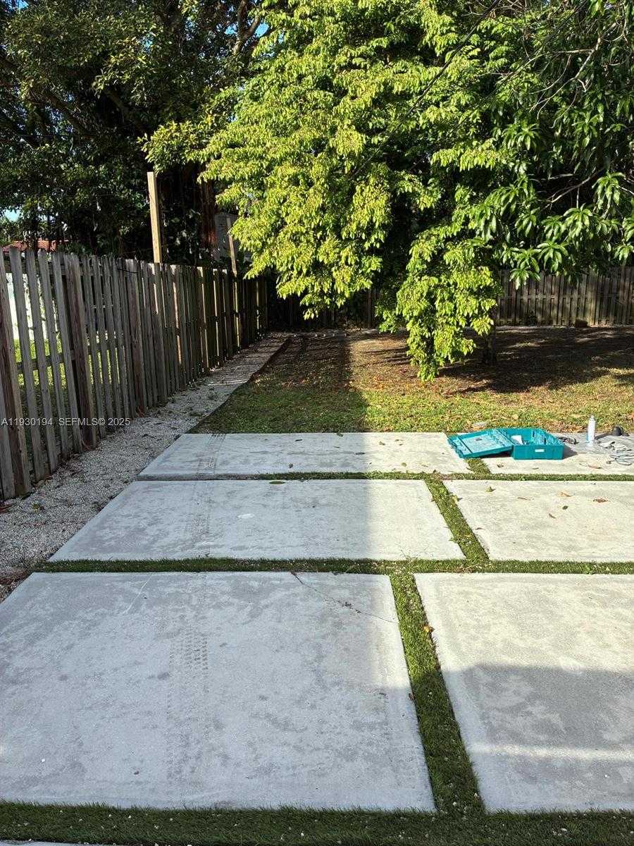 Small Image of 1757 SOUTH WEST 24TH TER, Miami Number 38