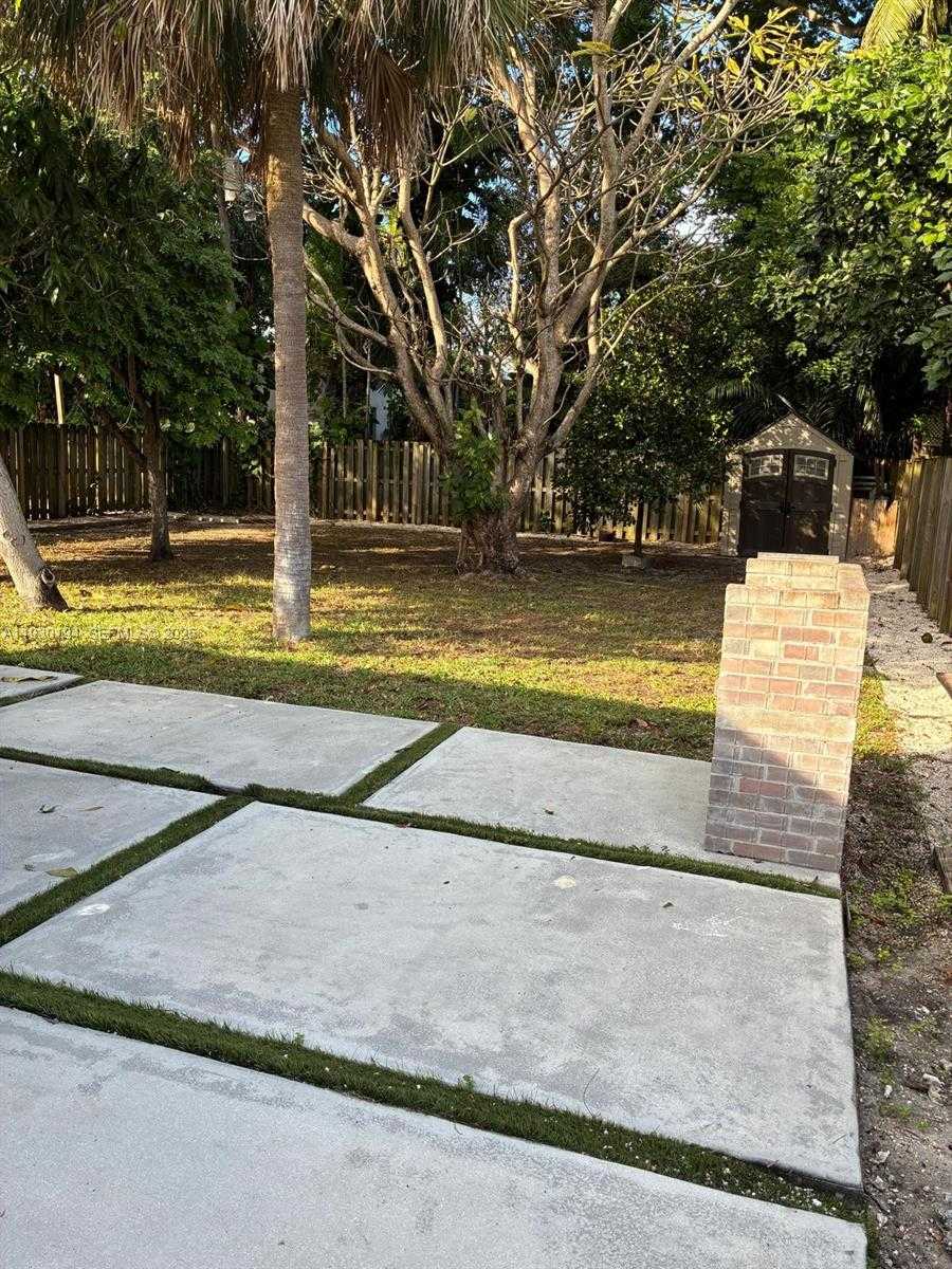 Small Image of 1757 SOUTH WEST 24TH TER, Miami Number 39