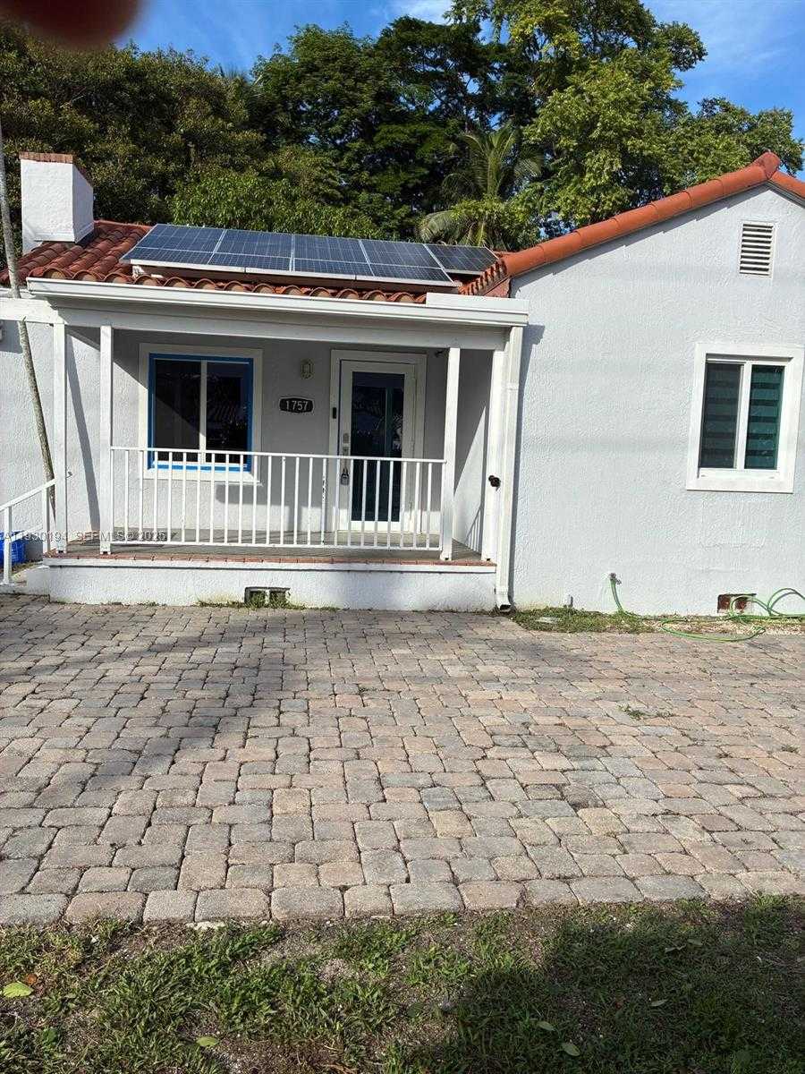 Small Image of 1757 SOUTH WEST 24TH TER, Miami Number 4